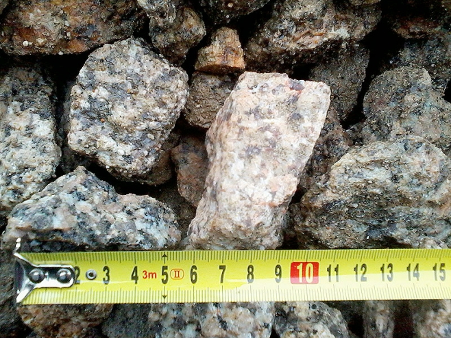 Žulov&yacute; &scaron;těrk 32-63mm